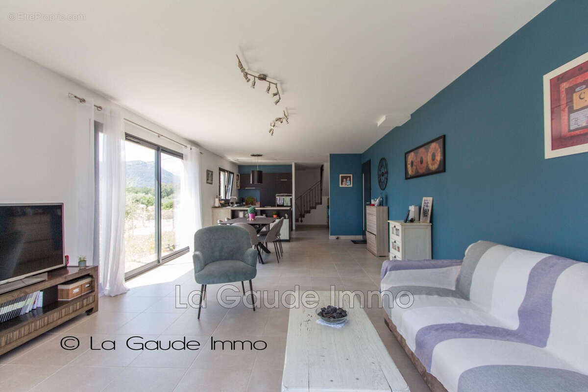 Maison à LA GAUDE
