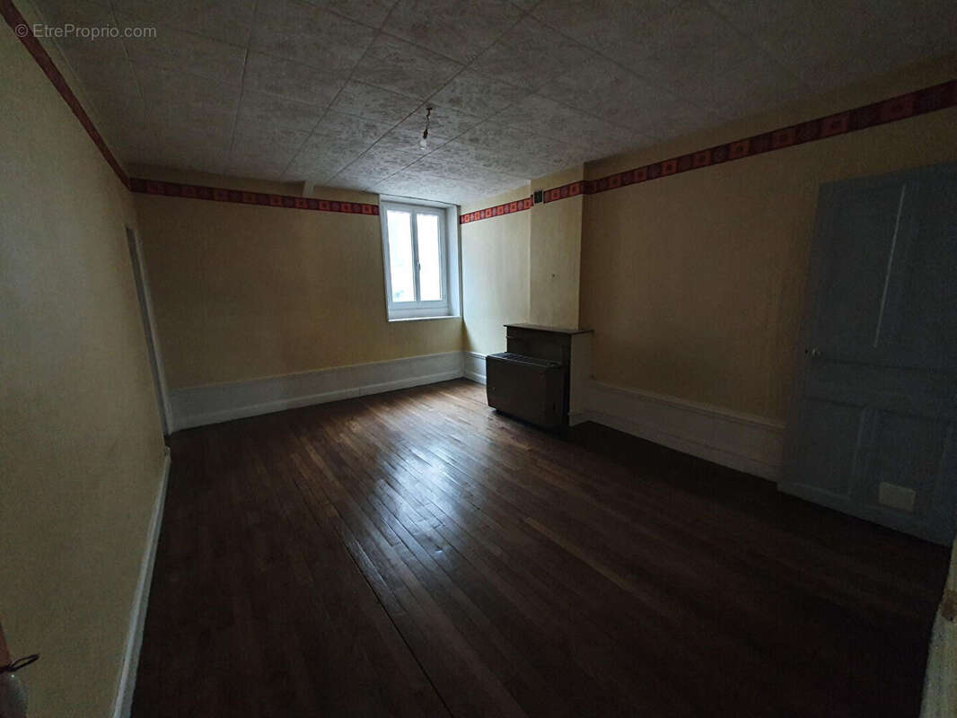 Maison à SAINT-QUENTIN