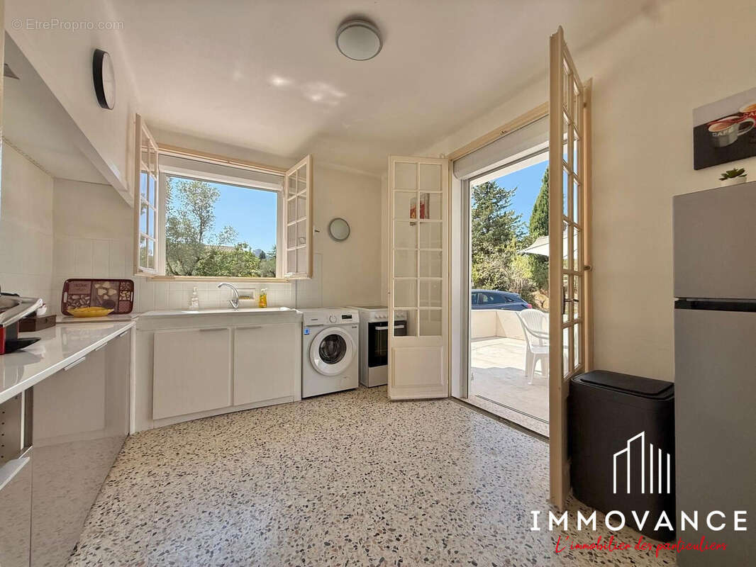 Maison 100 m² à Saint-Remy-De-Provence  - photo 4