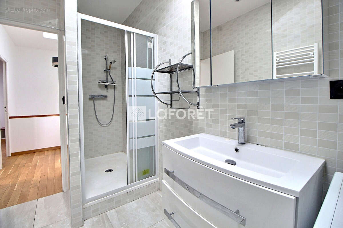 Appartement à SURESNES
