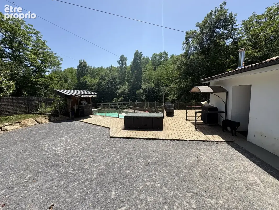 Maison avec dépendances et piscine - photo 4