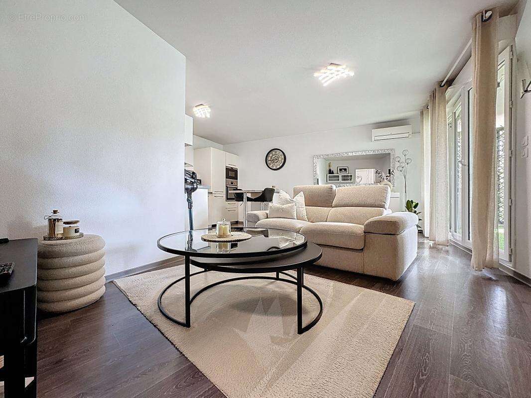 Appartement à PUGET-SUR-ARGENS