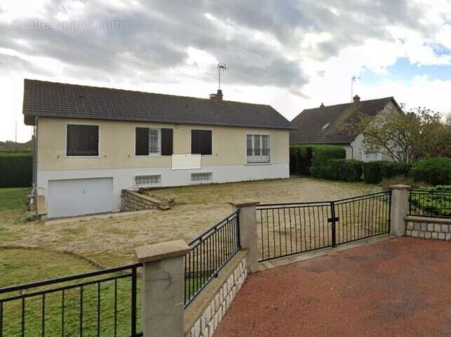 Maison à VILLEMANDEUR