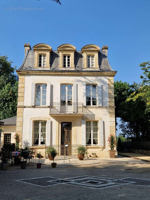 Magnifique Maison de Maître qui surplombe le Lot / Cave voûtée exceptionnelle / Parc paysagé / Piscine au Sel - photo 4