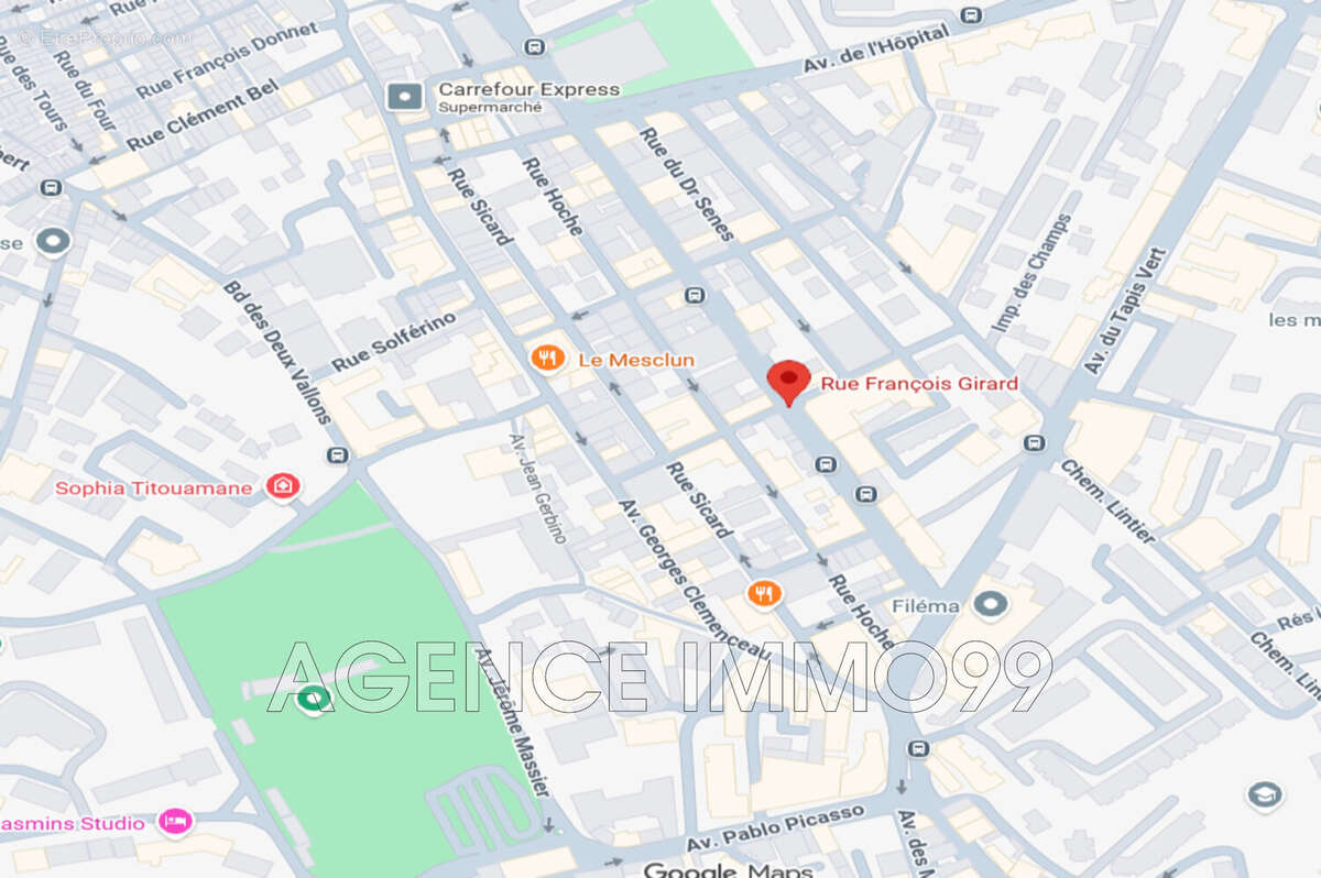 Parking à VALLAURIS