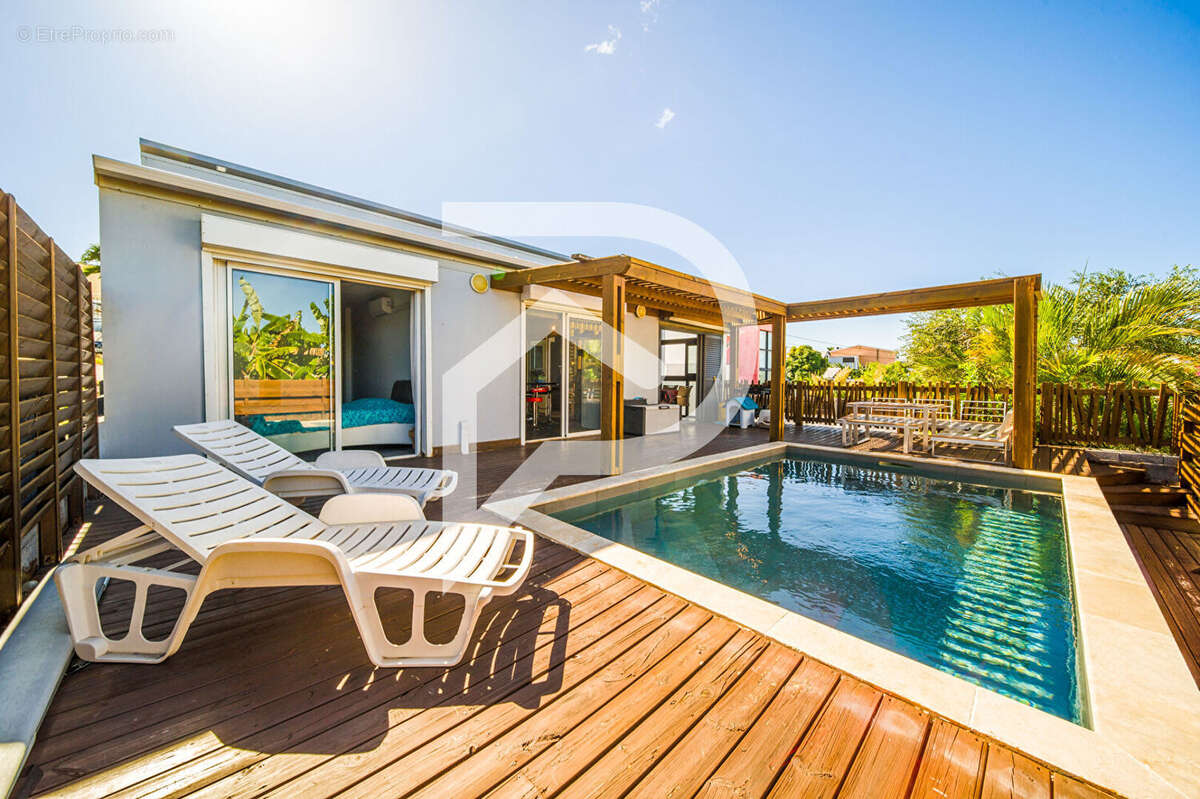 Villa contemporaine F4 avec piscine / Bois d'Olives, Saint-Pierre - photo 2