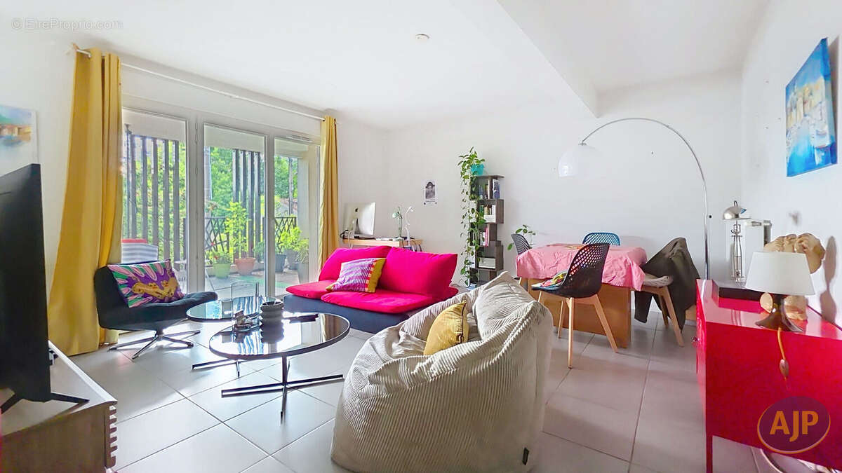 Appartement à VILLENAVE-D'ORNON