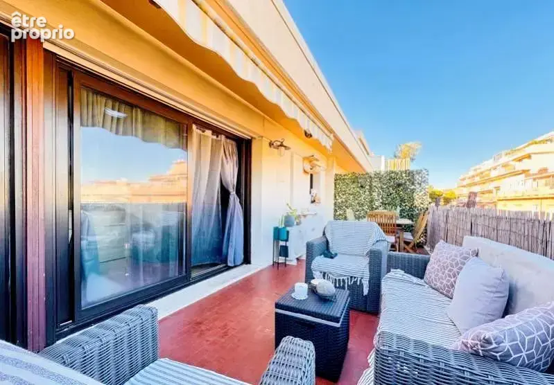  Cannes — T2 34 m² rénové, terrasse 23 m², dernier étage - photo 7
