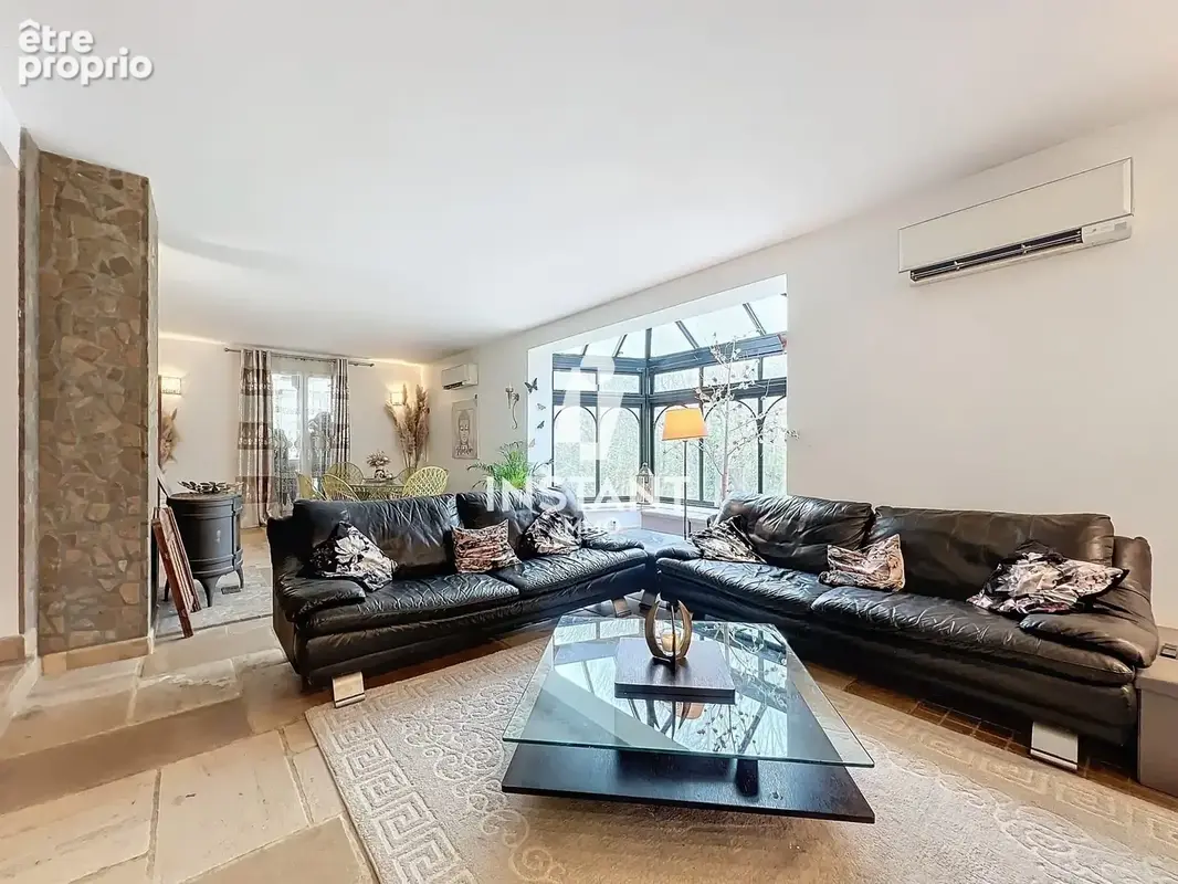 Maison 210 m² à Grisy-Suisnes  - photo 8