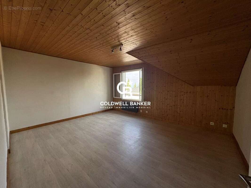 Appartement à SAINT-CERGUES