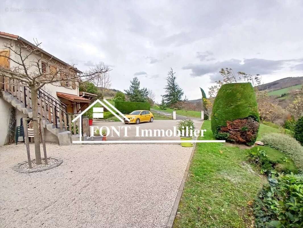 Maison à LA TERRASSE-SUR-DORLAY