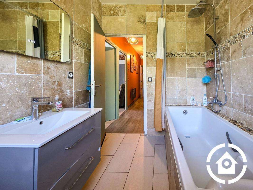 ? Maison familiale sur sous-sol - 4 chambres + studio - T - photo 11