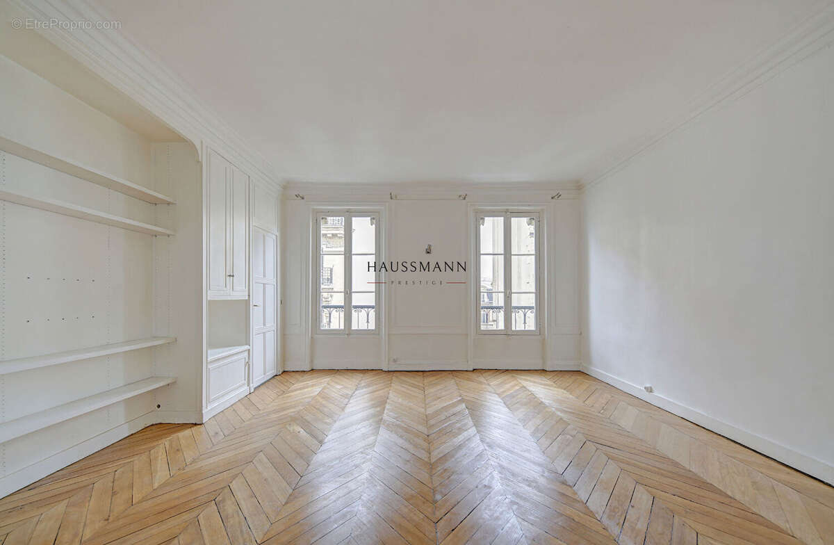 Appartement à PARIS-8E