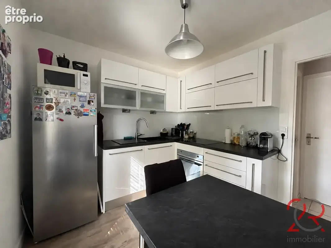 Quatre chambres, un jardin arboré et un emplacement qui facilite le quotidien ! - photo 5