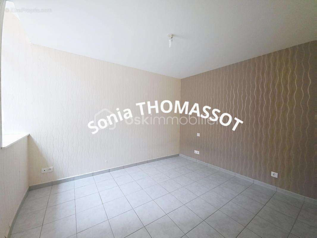 Appartement à AUXONNE