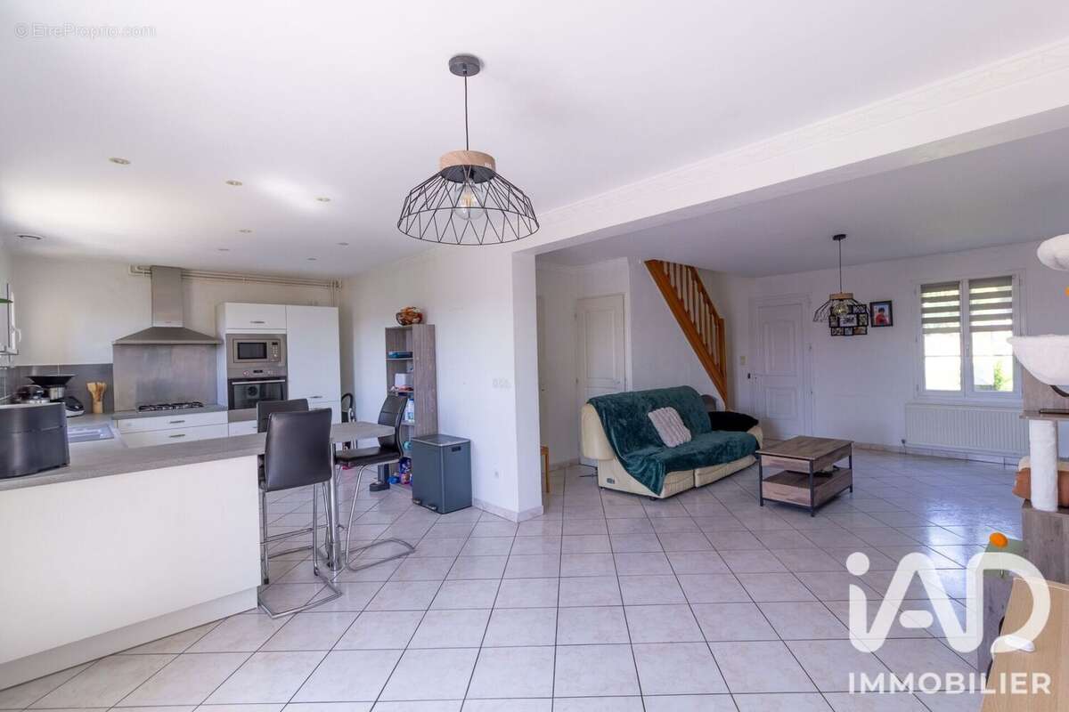 Maison 85 m² à Berneuil-Sur-Aisne  - photo 6