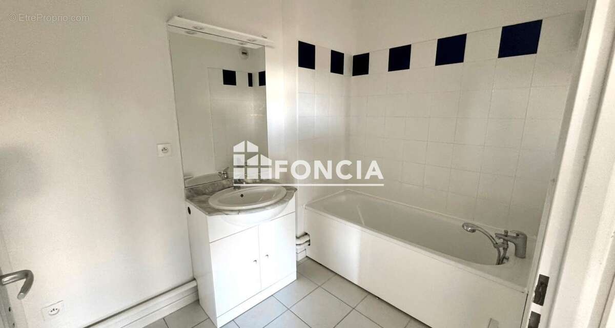 Appartement à ETAULIERS