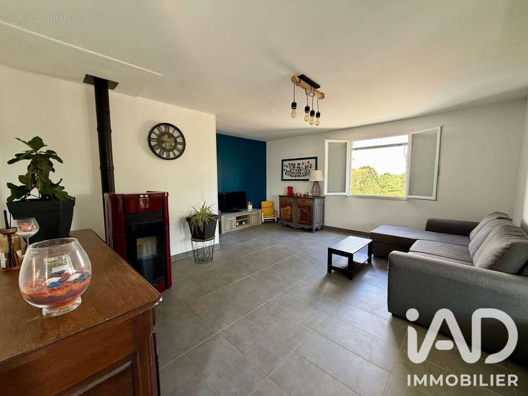 Maison 84 m² à Saurais  - photo 2