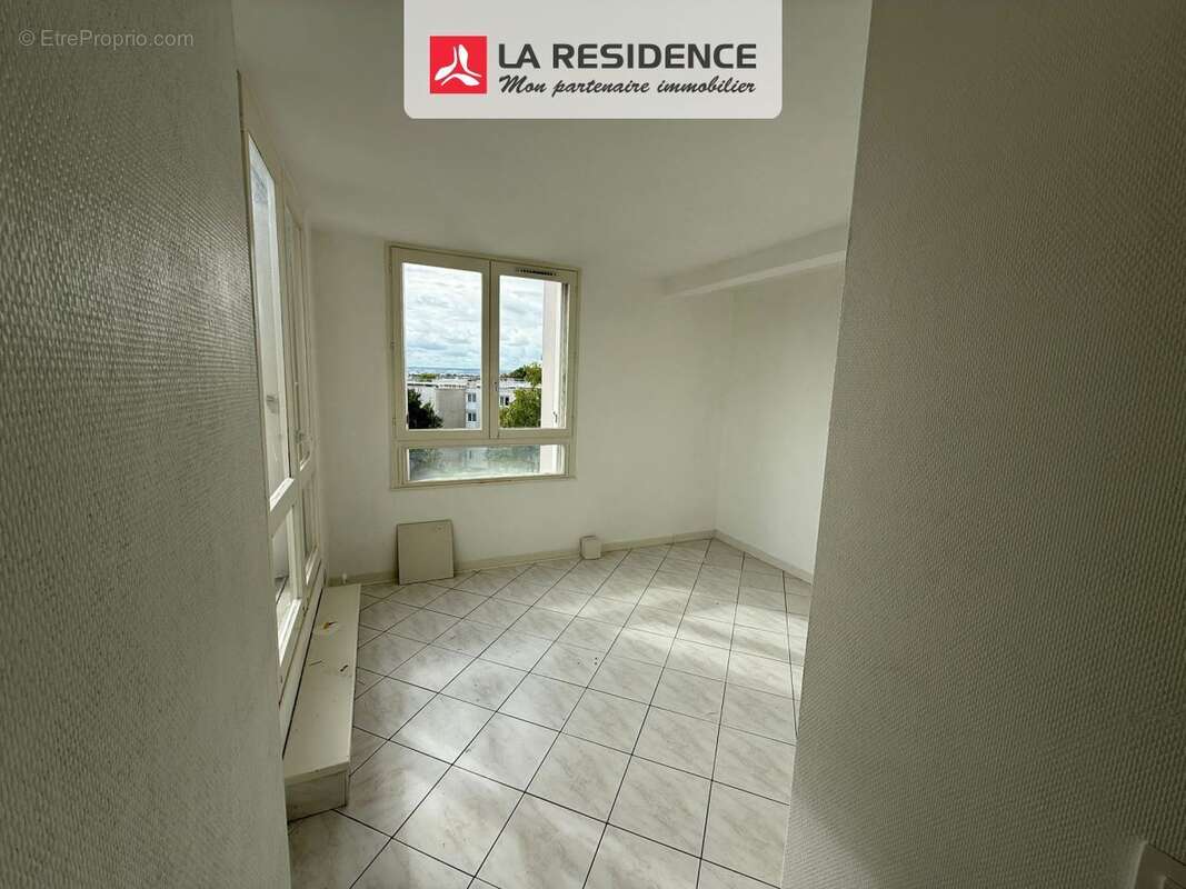 Appartement à SARTROUVILLE