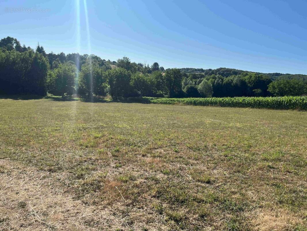 Terrain à CAHORS