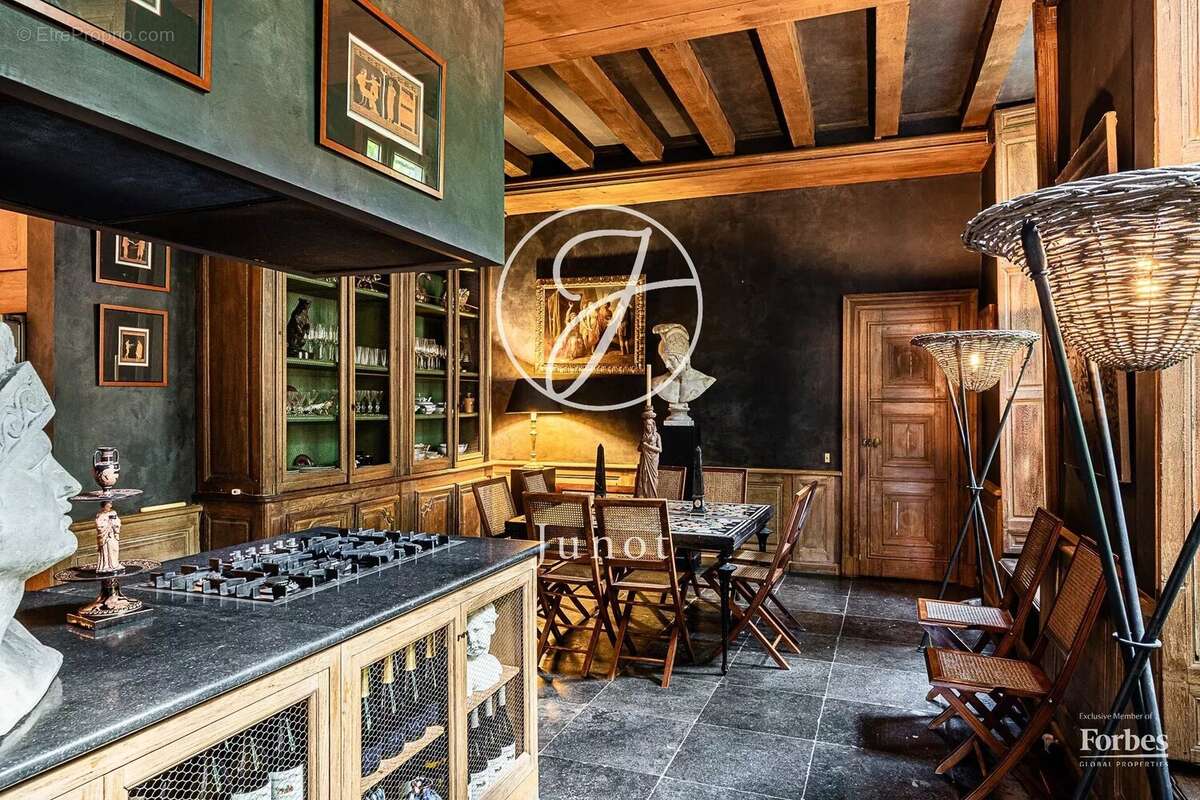 Appartement à PARIS-7E