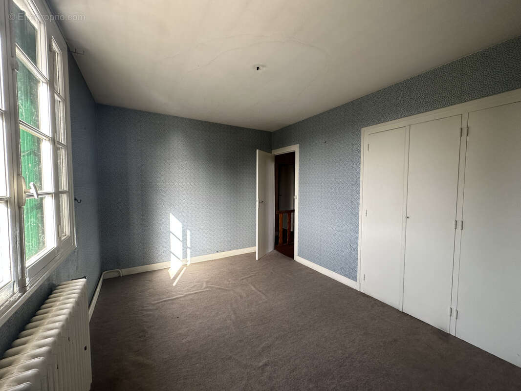 Maison à LA ROCHE-CHALAIS