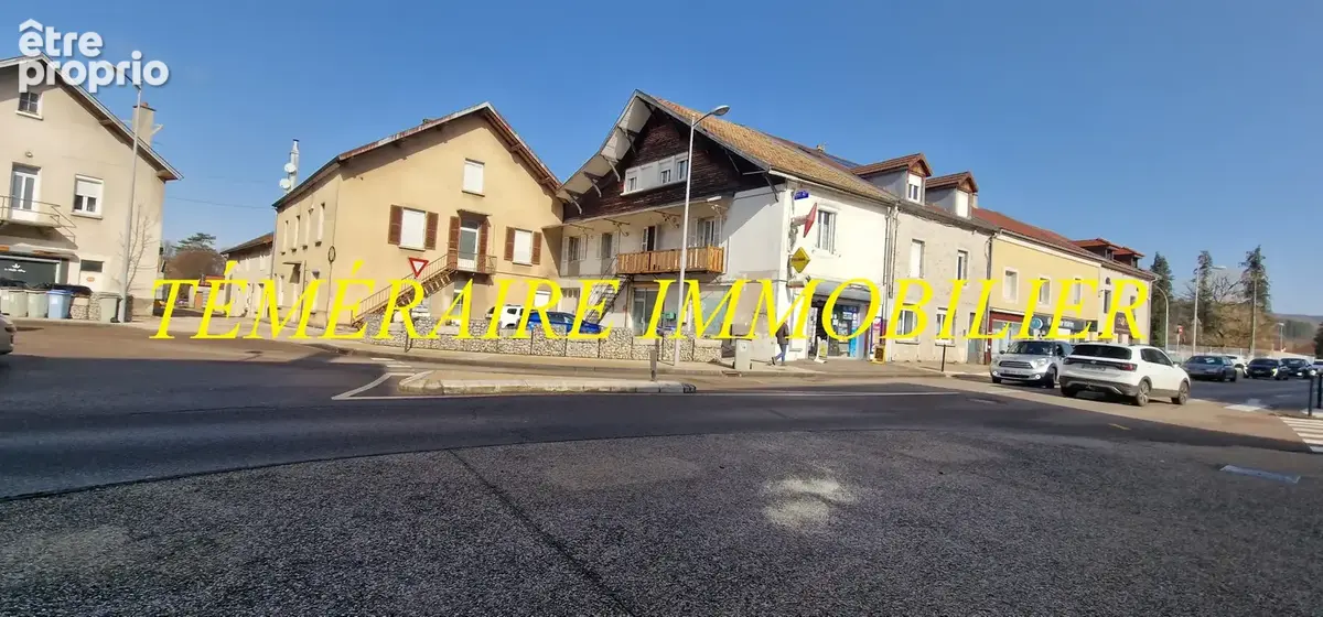 Champagnole - Centre-ville - Immeuble en monopropriété - photo 2