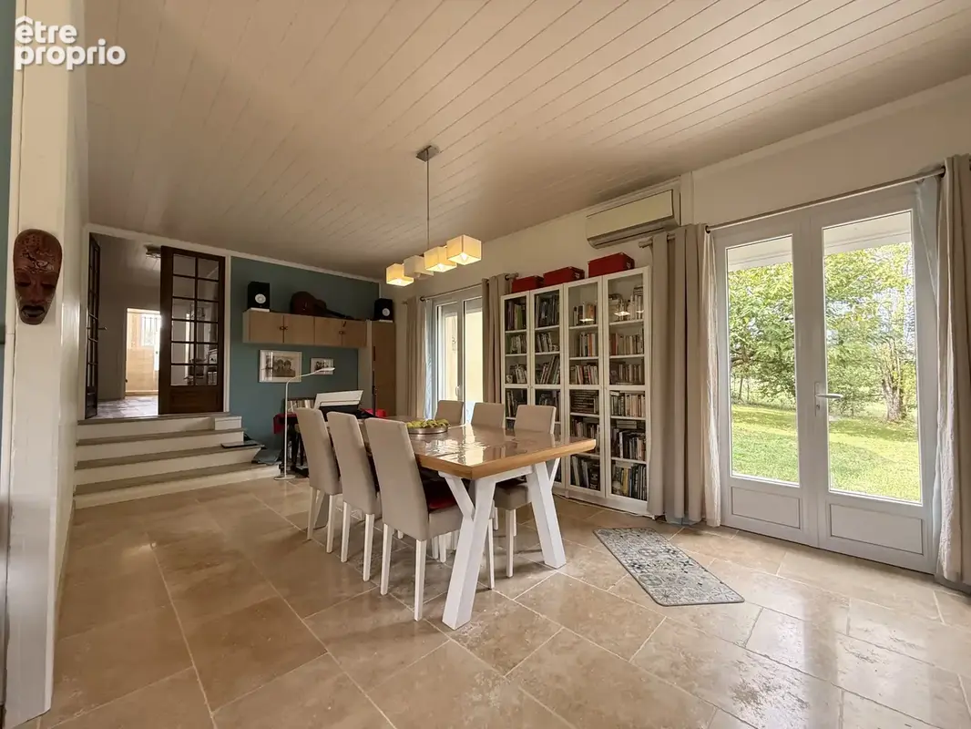 Maison familiale sur 1 hectare de terrain arboré - photo 4