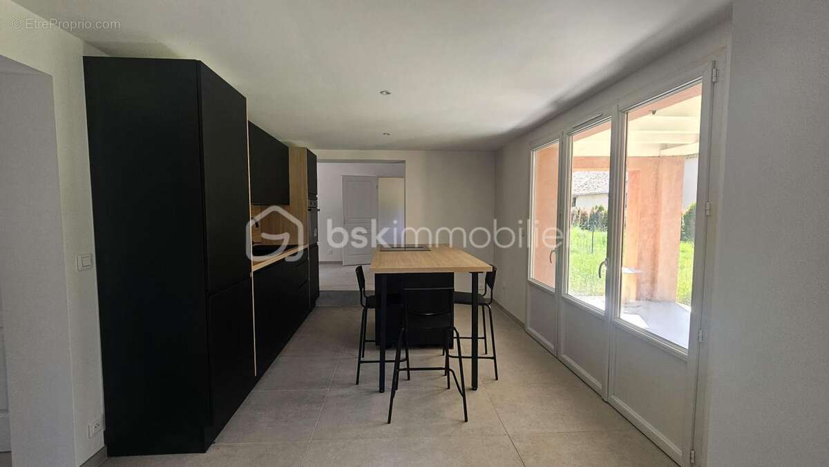 Maison rénovée 4 chambres 150 m² - photo 4