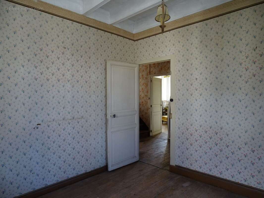 COTES D'ARMOR Saint Nicolas du Pélem, maison mitoyenne de 7 chambres au centre du village - photo 14
