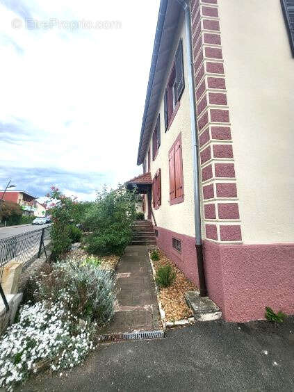 3 minutes centre ville Belfort Lumineux et agréable appartement F5 89 m2 - photo 3