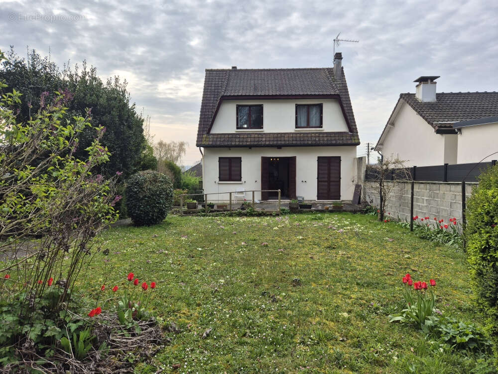 Maison à TREMBLAY-EN-FRANCE