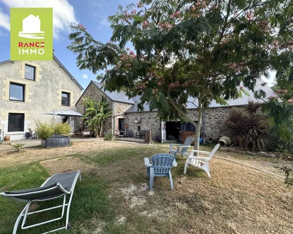 Maison à LA VILLE-ES-NONAIS