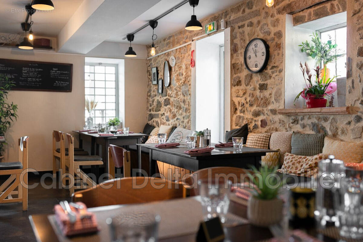 Commerce à SIX-FOURS-LES-PLAGES