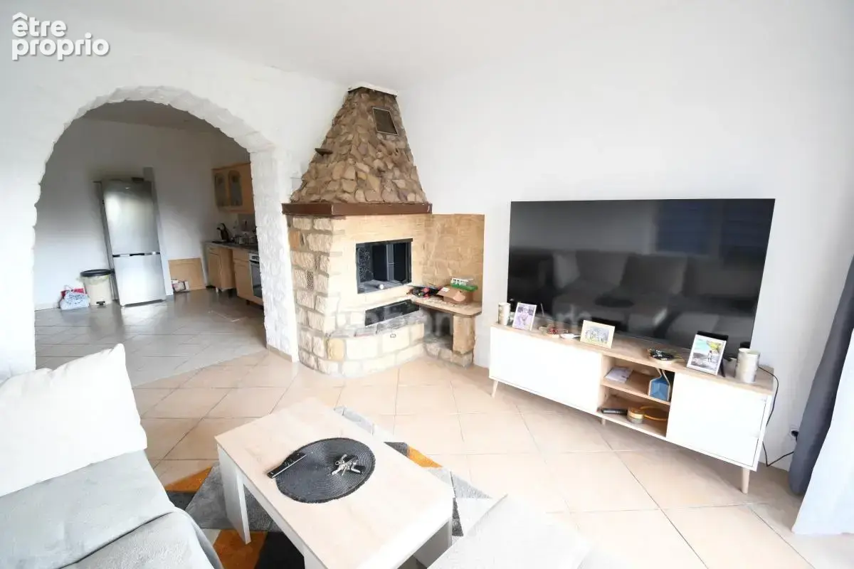 Appartement à AUDUN-LE-ROMAN