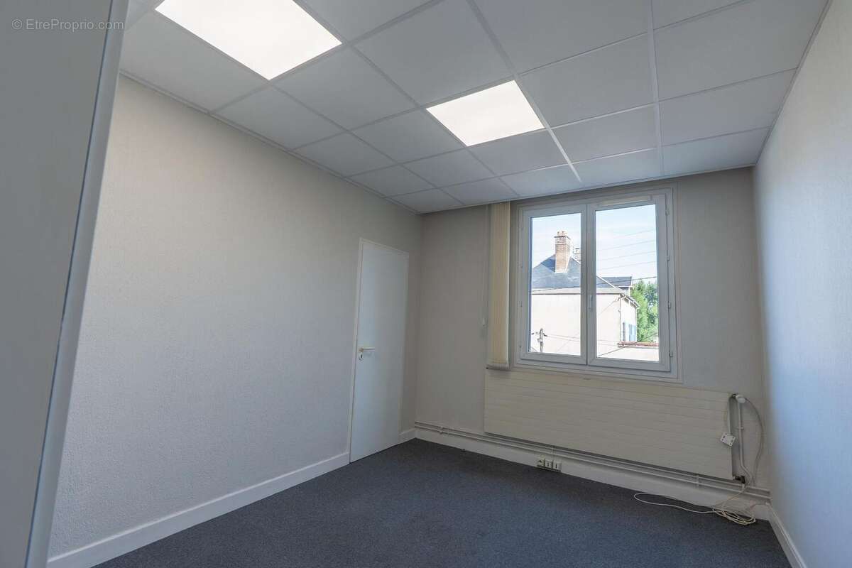 Photo 4 - Commerce à TROYES