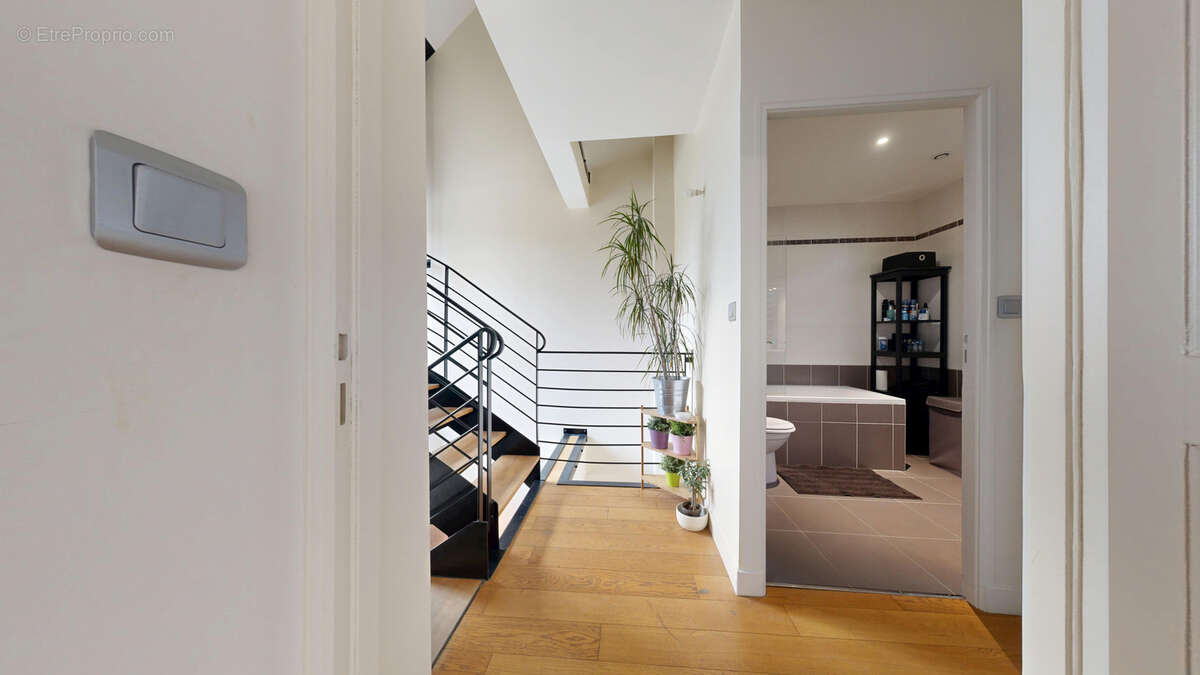 Maison à NEAUPHLE-LE-CHATEAU