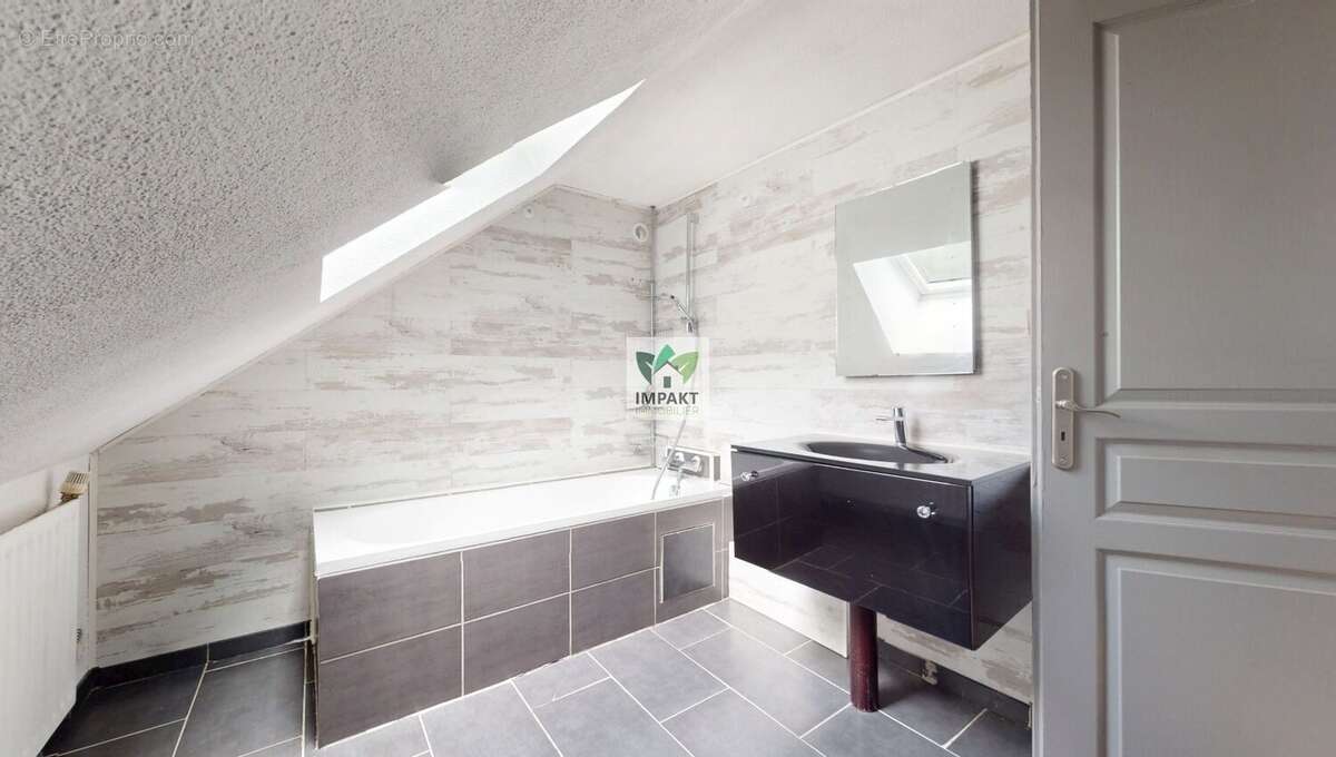 Appartement à DAMPIERRE-LES-BOIS