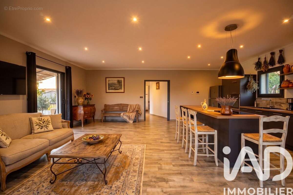 Maison 136 m² à Nyons  - photo 9