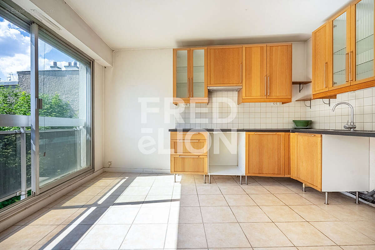 Appartement à PARIS-11E