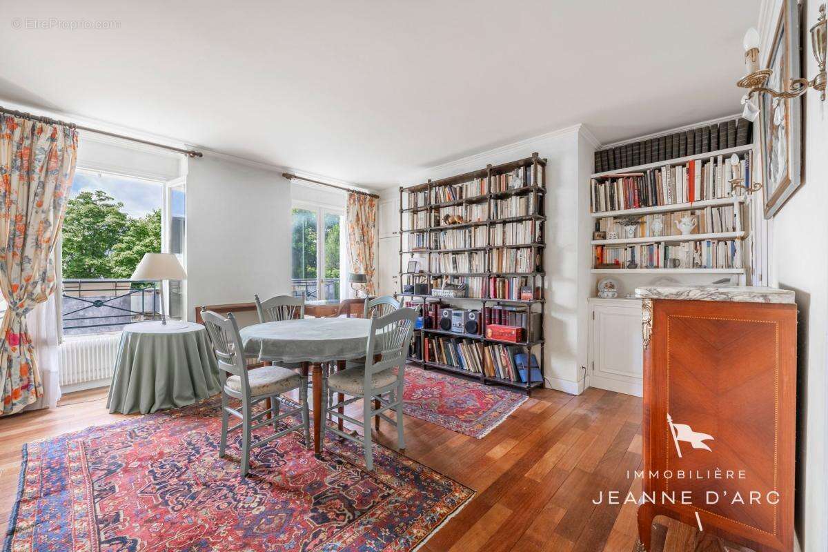 Appartement à VERSAILLES