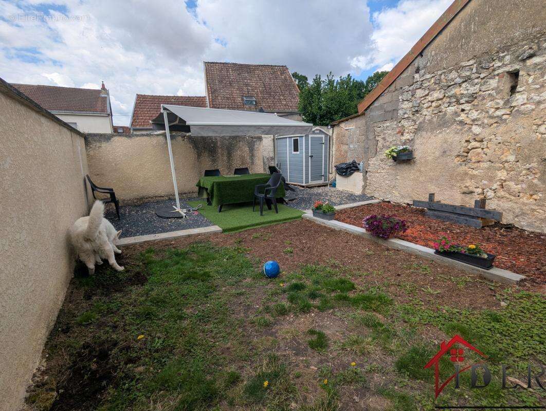 Appartement à ARC-LES-GRAY
