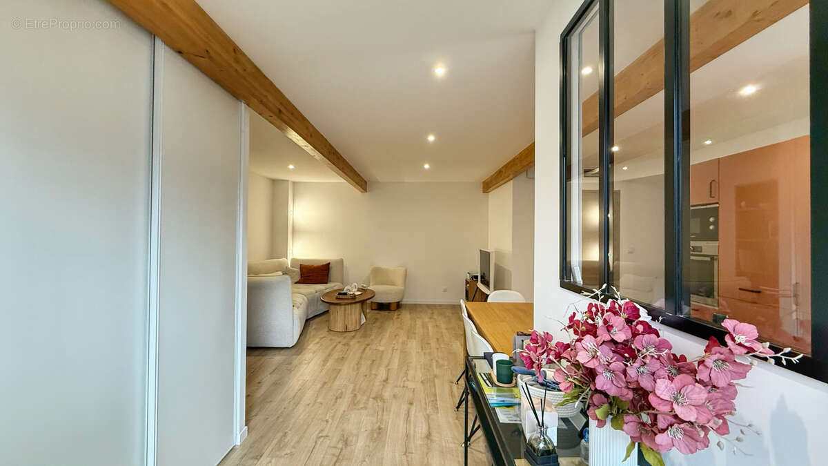 Appartement à RENAGE