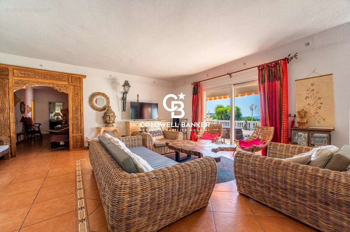 Villa de plain-pied avec panorama exceptionnel sur la Méditerranée - photo 12