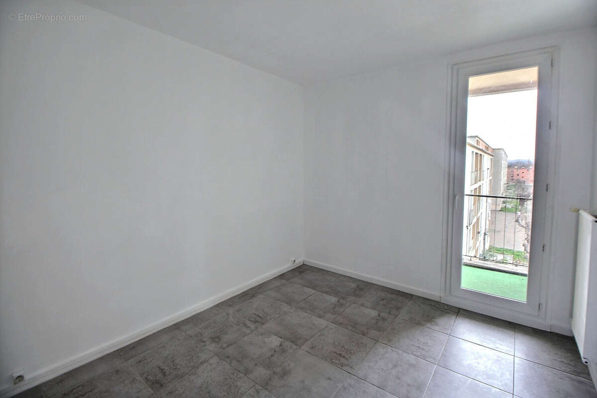 Appartement à PIERRELATTE