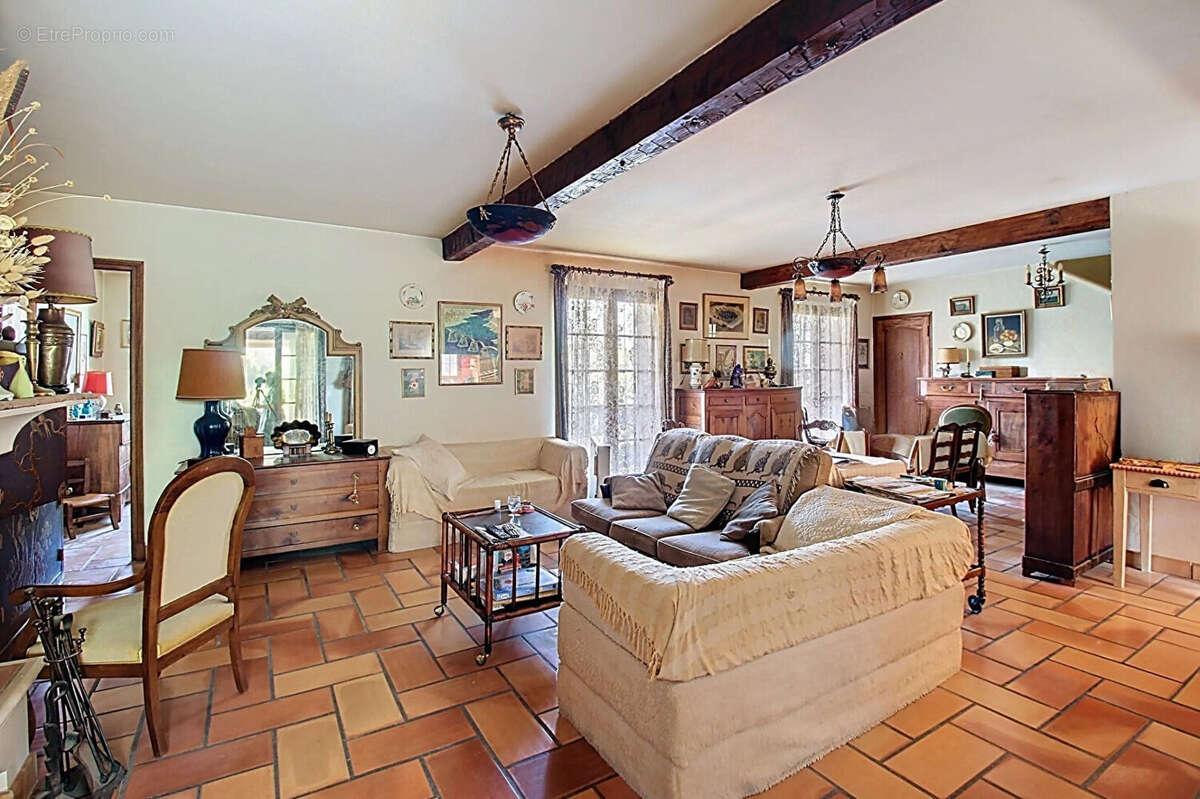 Maison à FIGANIERES