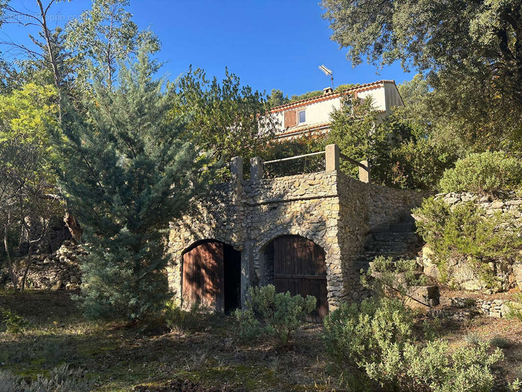 Sur une parcelle de 4000 m2 - - photo 2