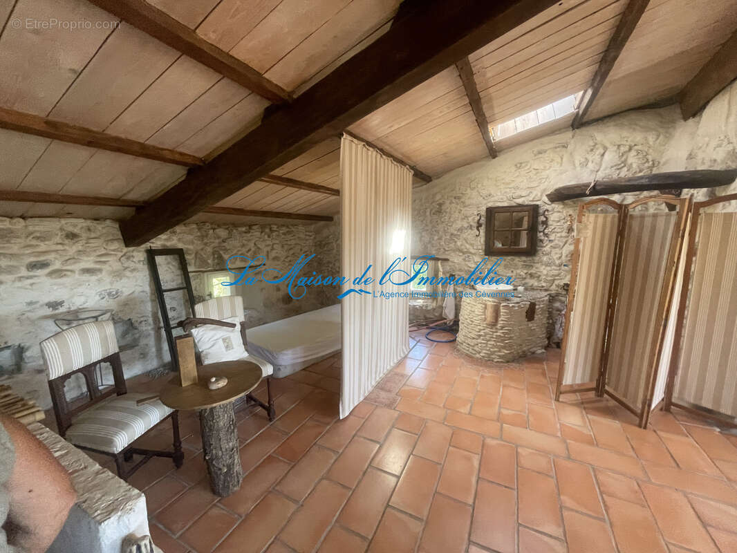 Mialet, charmante maison de village en pierres F3 avec terrasse - photo 7