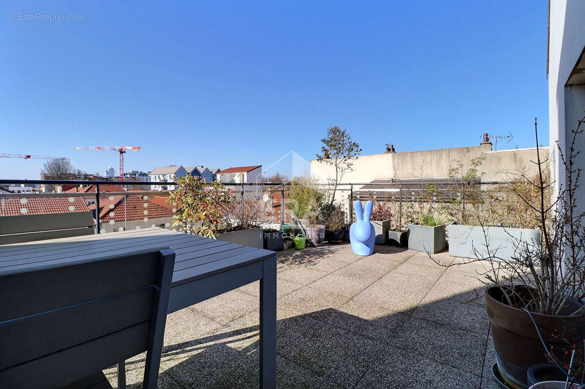 Appartement à AUBERVILLIERS