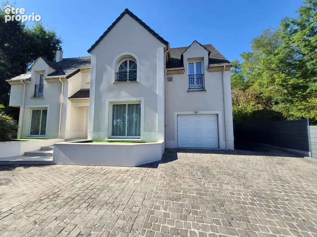 Maison 6 pièces 172 m² à vendre à La Ville-Du-Bois (91620) - photo 1